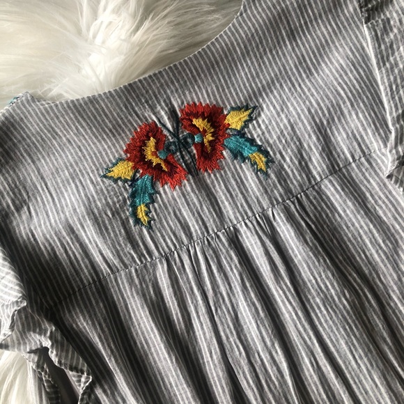 THML Embroidered Floral Dress Flutter Sleeves Sz M - Picture 7 of 7